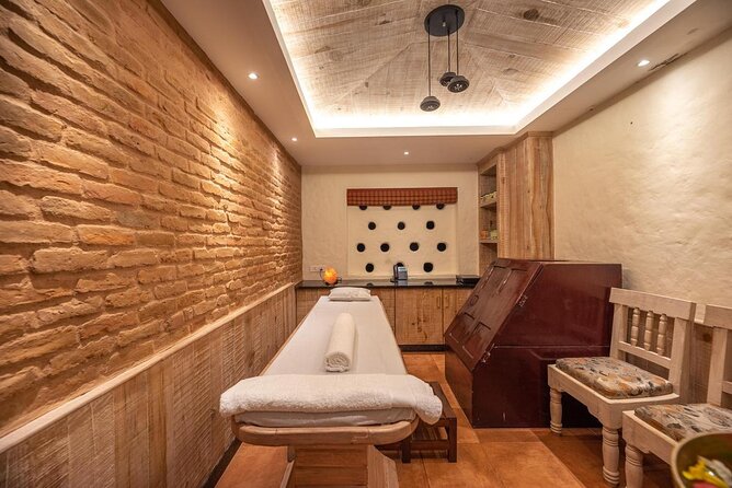 3 night 4 Day Yoga & Ayurveda Retreat to Detox the Body & Mind, Nepal - Ayurvedic therapies and massage: what detox can feel like