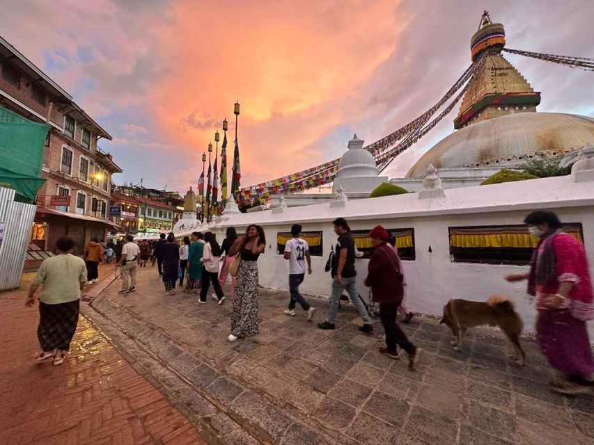 Bhaktapur Durbar Square and Boudhanath Stupa - Shopping and culture: how to buy without turning it into a race