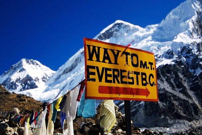 Dancing in the Manaslu Circuit Trek - Day 1–3: From Maccha Khola to Jagat, with hot springs and stone houses