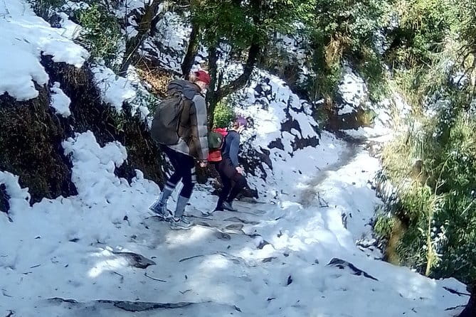 Dancing in the Manaslu Circuit Trek - Day 8–9: Down to the Budhi Gandaki, then up toward Larke Bazaar and Dharmasala