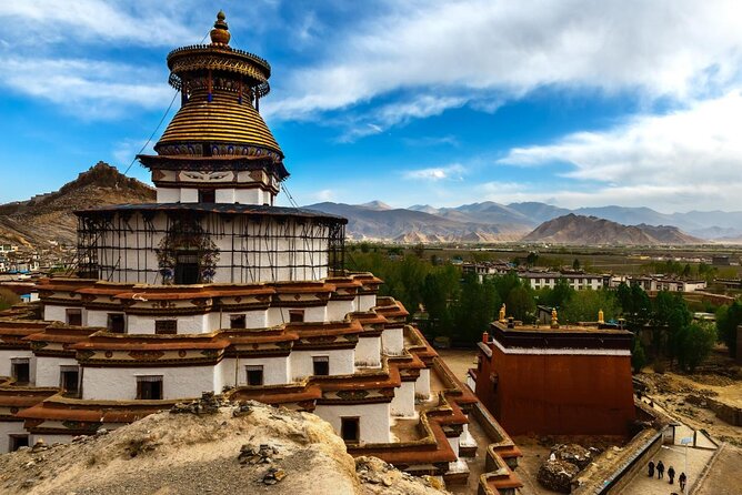 Fixed Departure Tibet Overland Group Joining Tours. - Group Size and How the Guide Really Changes the Trip
