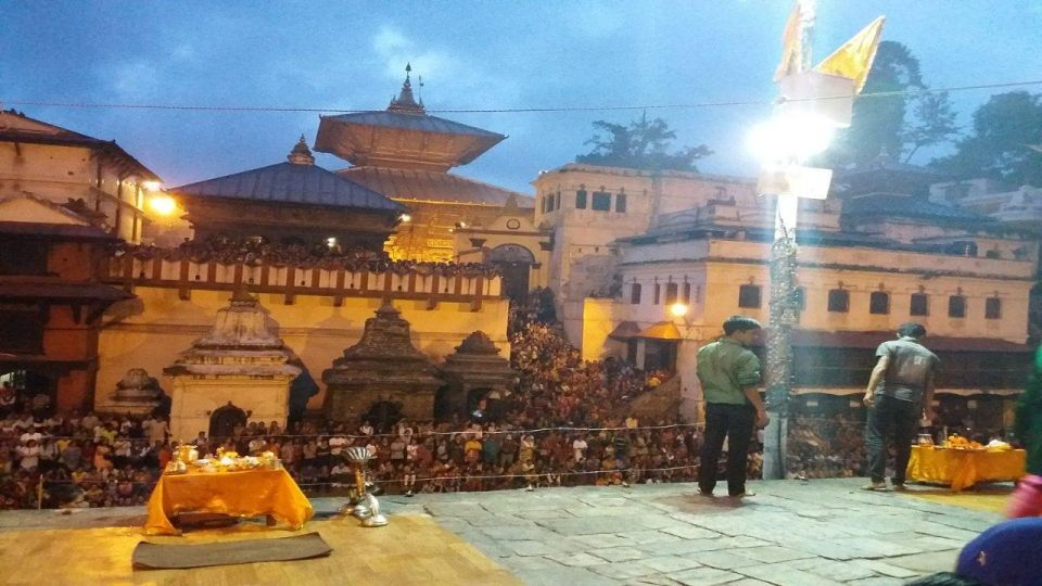 Kathmandu: 3 hours night Pashupatinath Aarti Tour - Pashupatinath Aarti at night: what you’re really signing up for