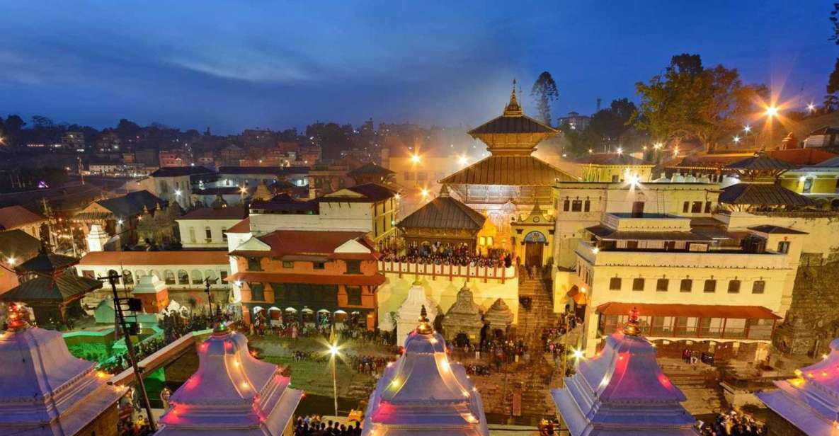 Kathmandu: 3 hours night Pashupatinath Aarti Tour - Entering the complex: what a good guide changes