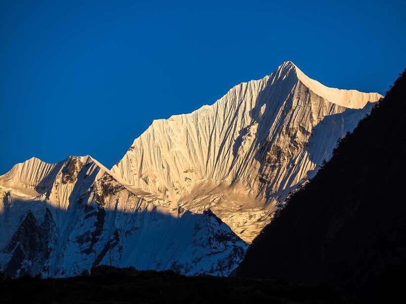 Kathmandu: 6 Days Langtang Valley Trek with Kyanjin Ri - Guides, pacing, and safety: how it affects your trip day to day