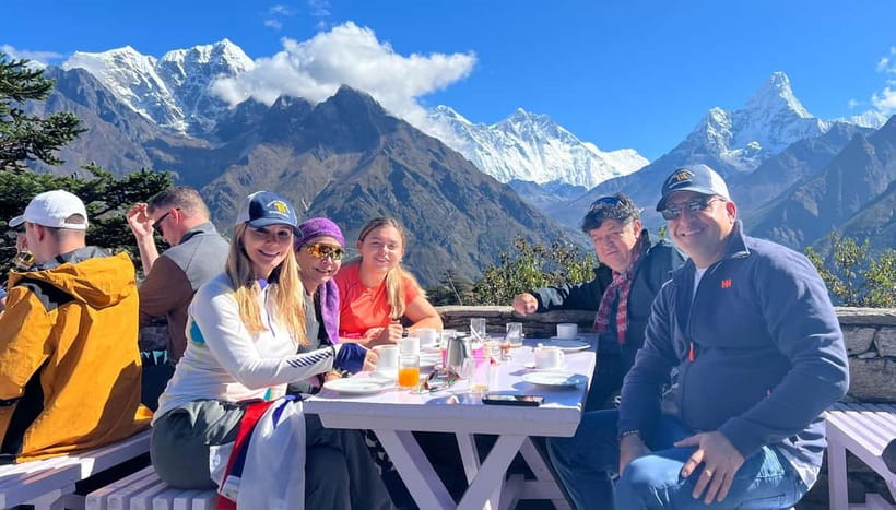 Kathmandu: Everest Helicopter Tour with Landing & Breakfast - Why this helicopter route works (and who it suits)