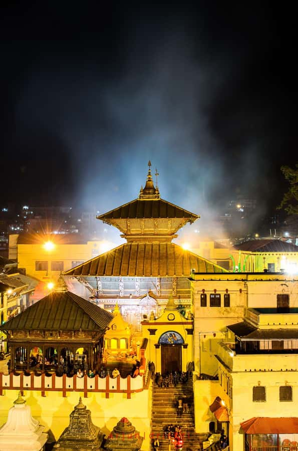 Kathmandu: Full-Day Budget Bus Tour of Kathmandu Valley - Who should book this 6-hour bus loop?