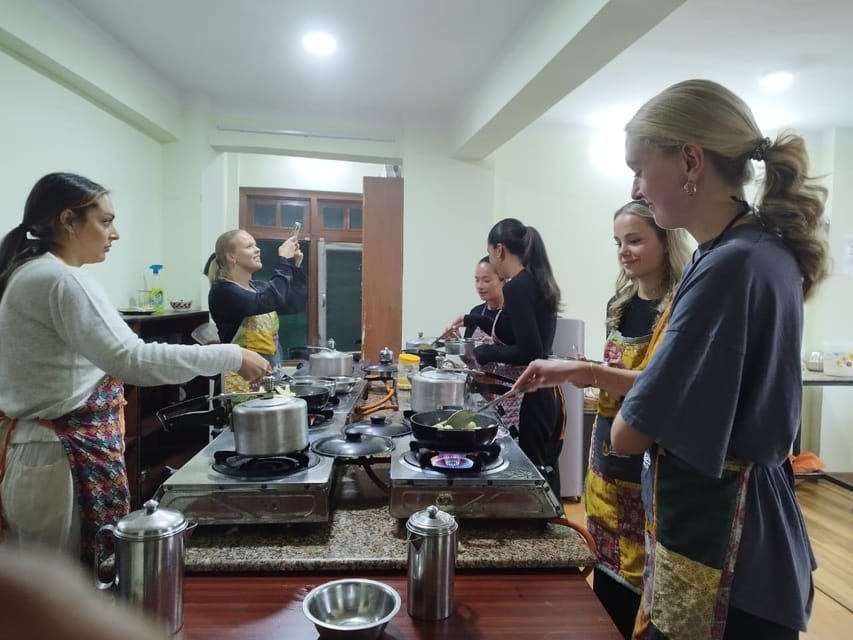 Kathmandu: Momo Making Class with a Local Chef - Your 1-hour plan: dough, filling, shape, cook, eat