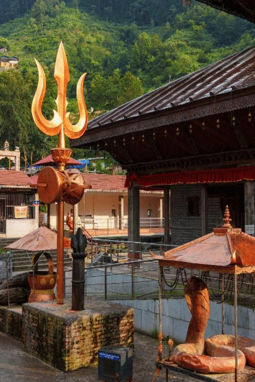 Kathmandu: Nagarkot, Bhaktapur, Doleswor & Sanga Statue Tour - Doleshwor Mahadev Temple: a peaceful, devotional finish