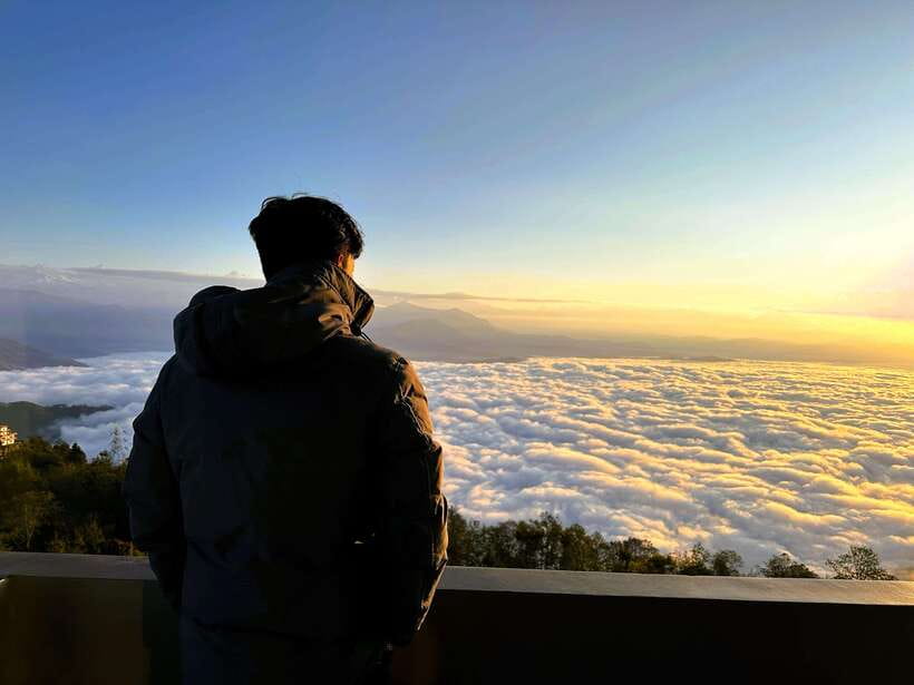 Kathmandu: Nagarkot Sunrise & Hiking to Changunarayan - What the guide actually does for your day