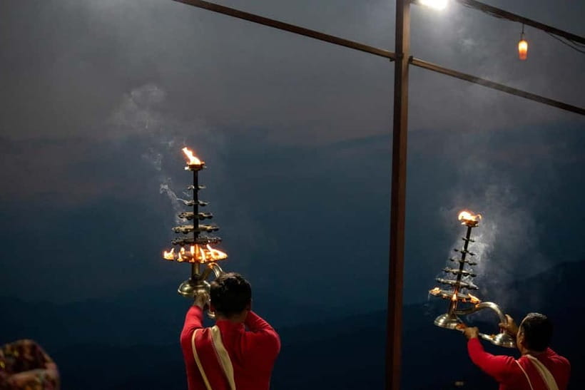 Kathmandu: Pashupatinath Evening Aarati Tour Private/Group - Temple walk with a licensed guide: history you can actually connect to
