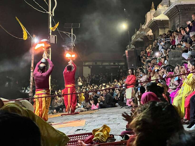 Kathmandu: Pashupatinath Evening Aarati Tour Private/Group - Photography, cameras, and where to stand for the ceremony