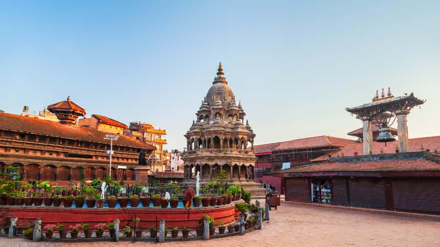 Kathmandu: Private Patan and Bhaktapur Sightseeing Tour - Taumadhi Square and Pottery Square: craft you can actually watch