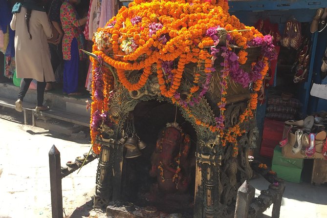 Kathmandu Walking Tour - Small inclusions that change comfort: water and a map