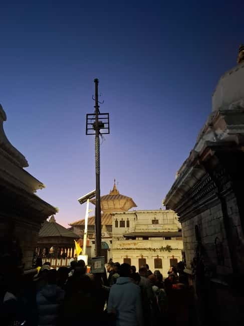 Katmandu: Pashupatinath Open Cremation & Evening Aarati - Why Pashupatinath Changes Shape After Dark