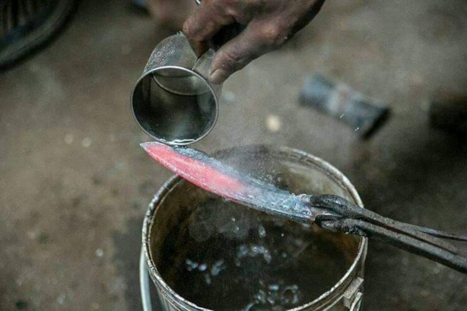 Knife Khukuri Making Workshop - Hammering the iron: where you feel the craft in your arms