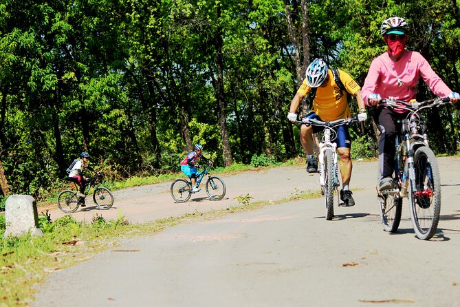Mountain Bike Tour - Meeting Newar and Tamang villagers: the human side of the ride