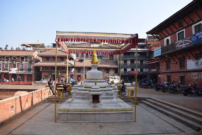 Patan Tour - Half Day Sightseeing in Kathmandu - Patan Museum stop: the payoff after walking through stone